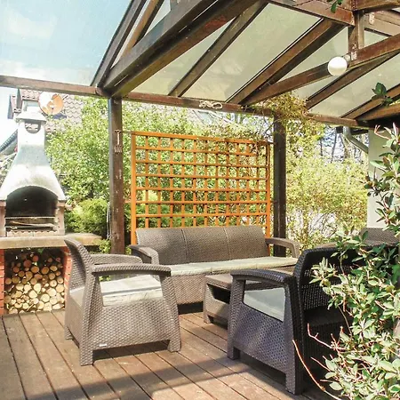 度假居 3 Bedroom Gorgeous In 新瓦尔普诺